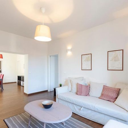 Joivy Spacious Family Apt For 4, In Carignano, Cenova Dış mekan fotoğraf
