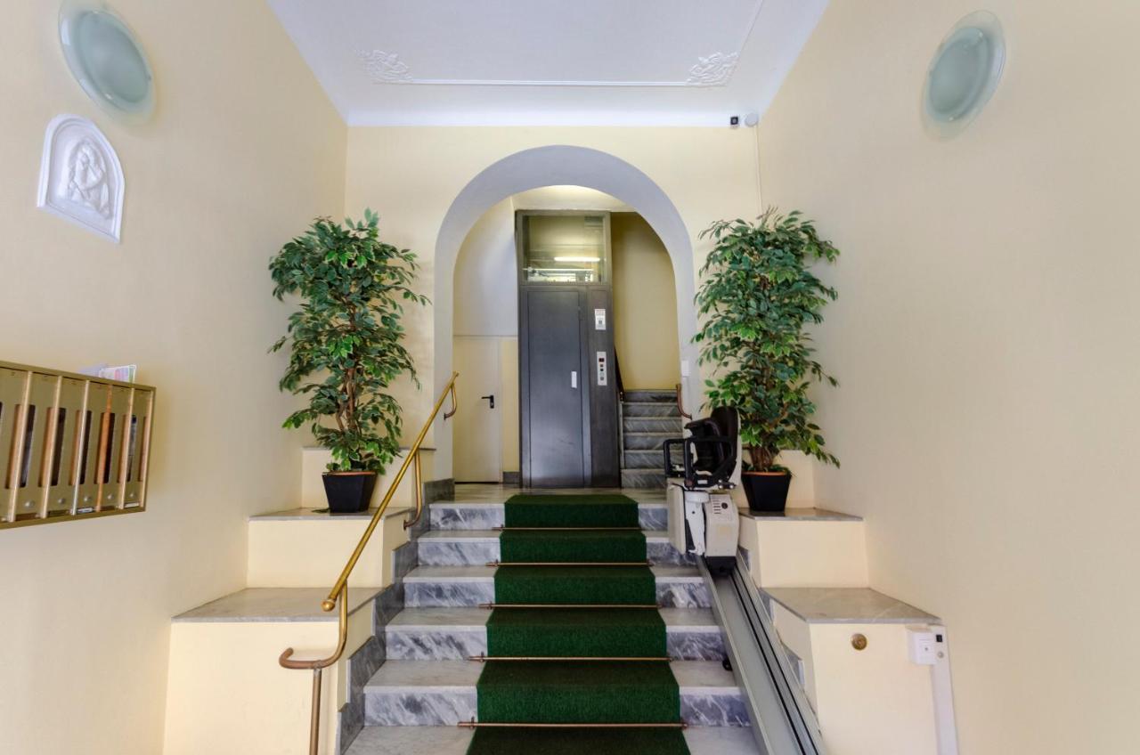 Joivy Spacious Family Apt For 4, In Carignano, Cenova Dış mekan fotoğraf