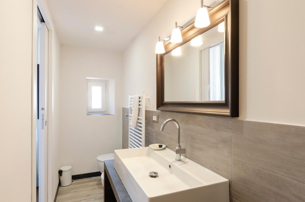 Joivy Spacious Family Apt For 4, In Carignano, Cenova Dış mekan fotoğraf