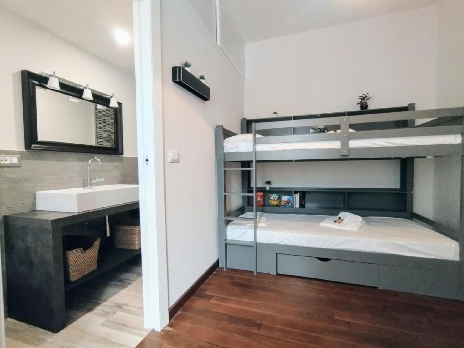 Joivy Spacious Family Apt For 4, In Carignano, Cenova Dış mekan fotoğraf